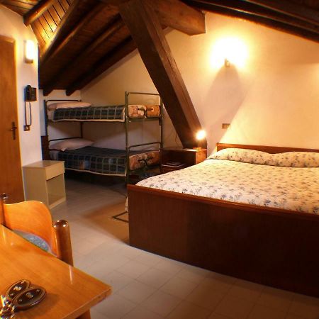 Hotel Rondanino ลานโซ ดินเตลวิ ภายนอก รูปภาพ