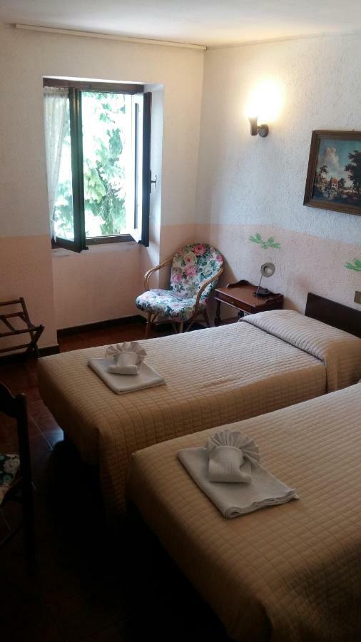 Hotel Rondanino ลานโซ ดินเตลวิ ภายนอก รูปภาพ
