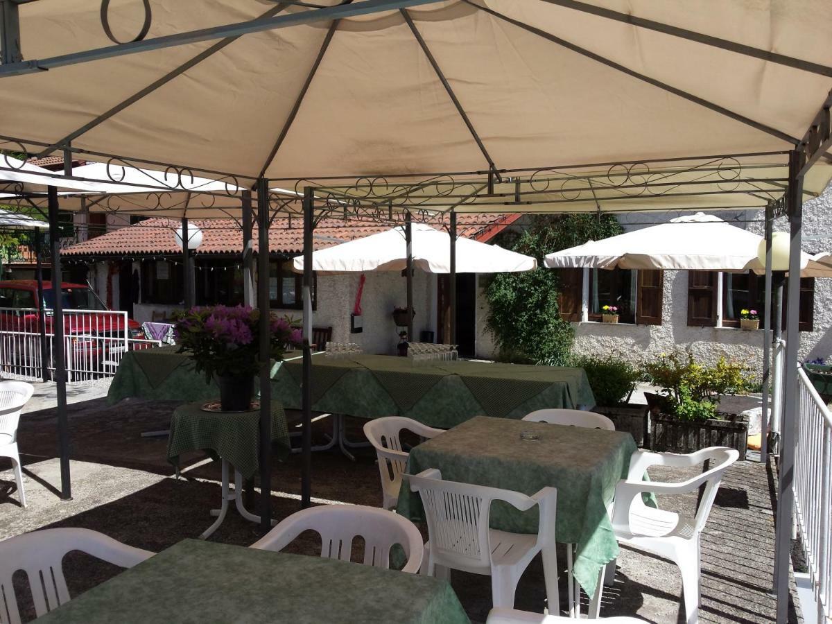 Hotel Rondanino ลานโซ ดินเตลวิ ภายนอก รูปภาพ